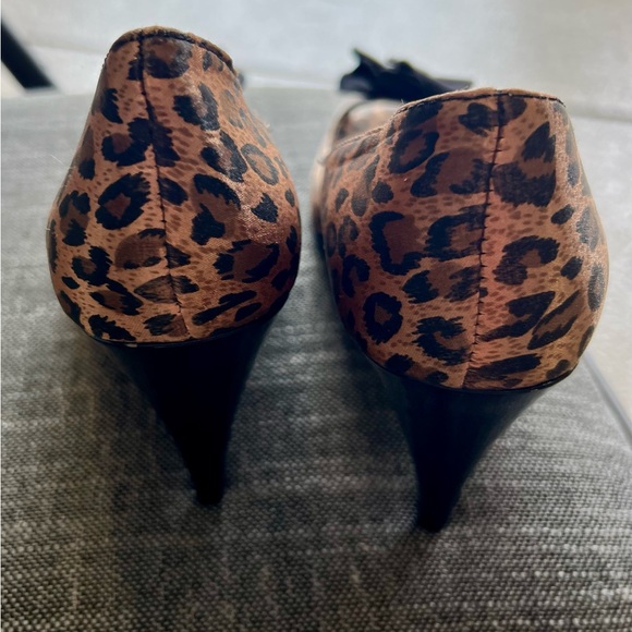 Leopard Print Heels - Picture 2 of 4